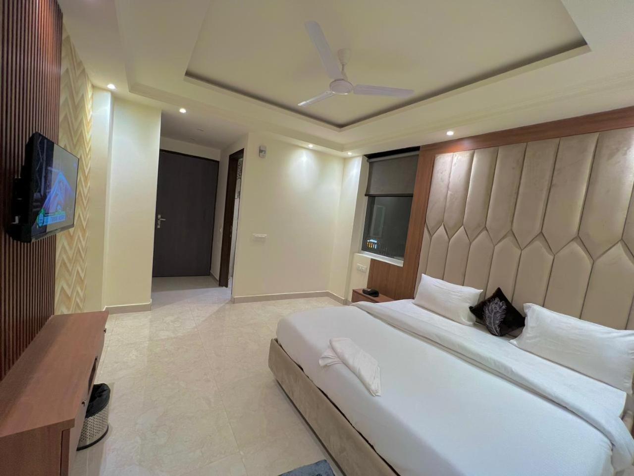 Hotel Riverb Neu-Delhi Exterior foto