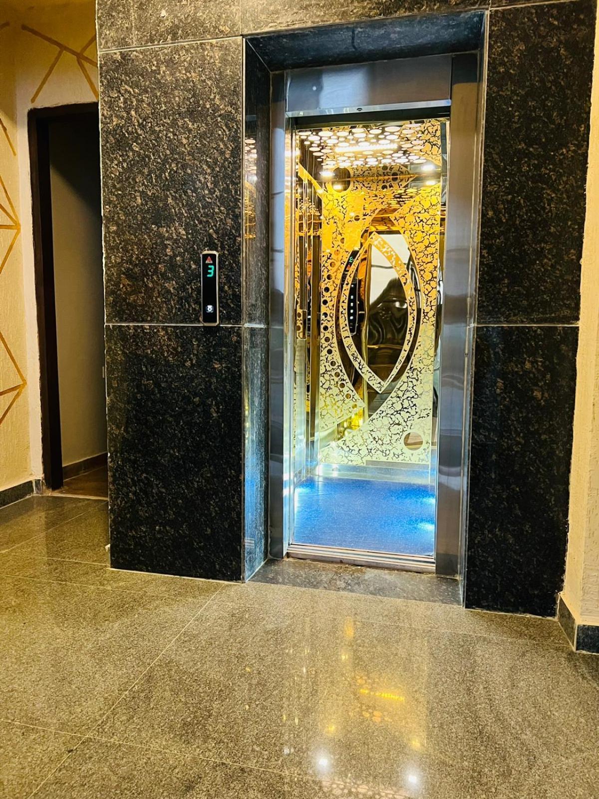 Hotel Riverb Neu-Delhi Exterior foto
