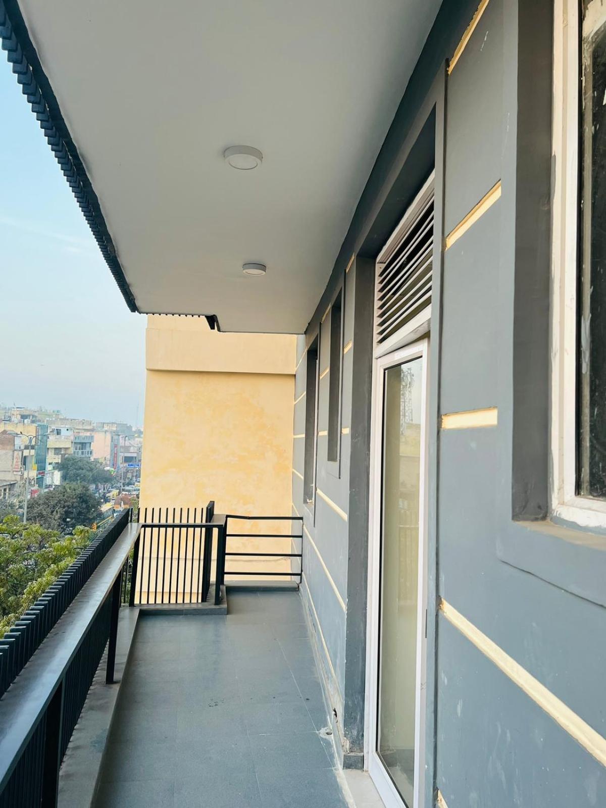 Hotel Riverb Neu-Delhi Exterior foto