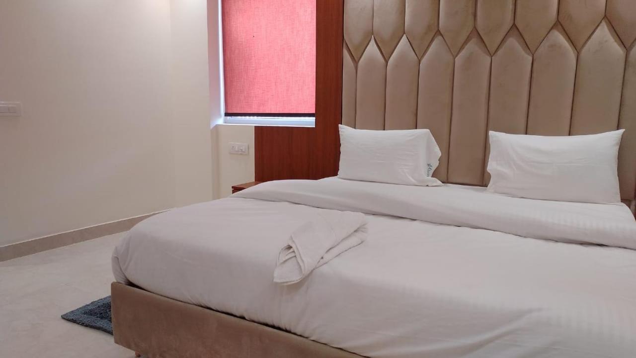Hotel Riverb Neu-Delhi Exterior foto